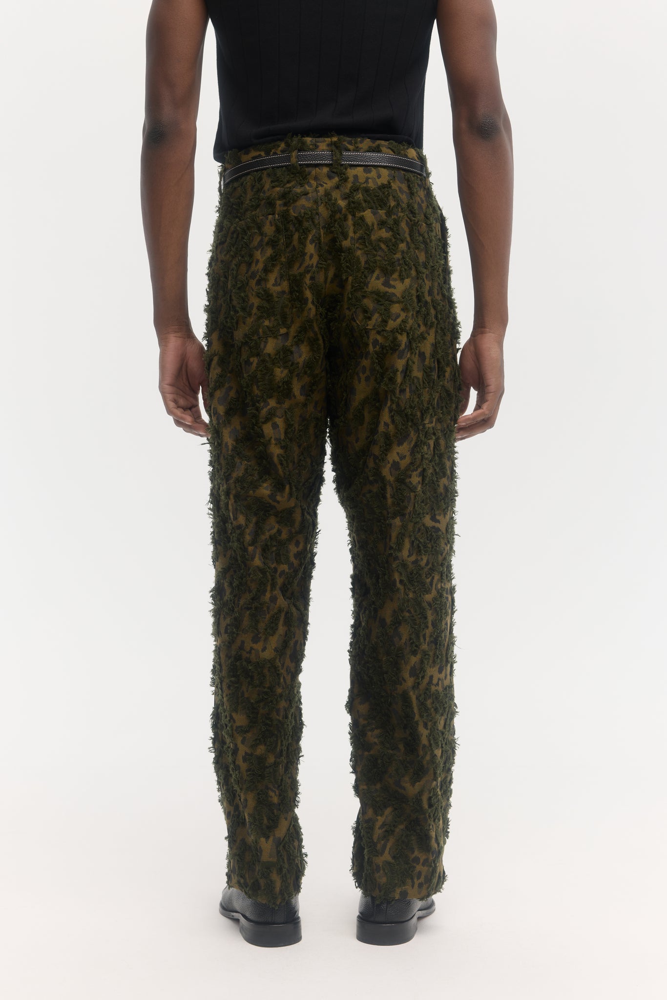 Pantalon droit en jacquard camouflage abstrait
