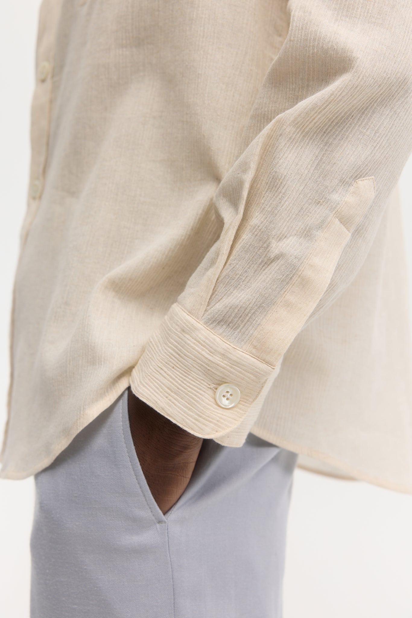 Chemise manches longues en crêpe froissé naturel