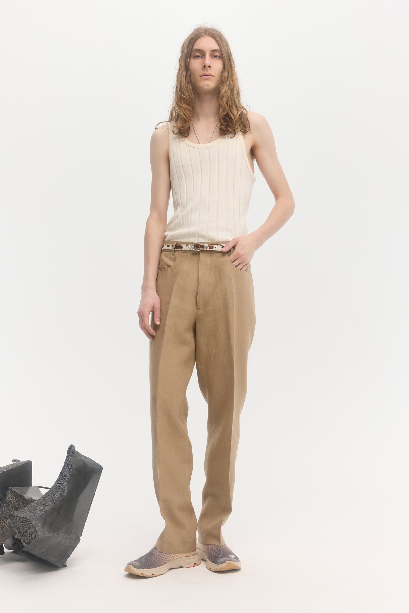 Pantalon droit en lin sable foncé