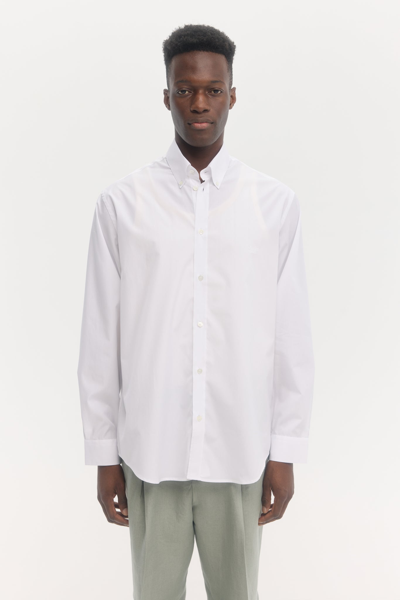 White button down soft poplin long-sleeve shirt