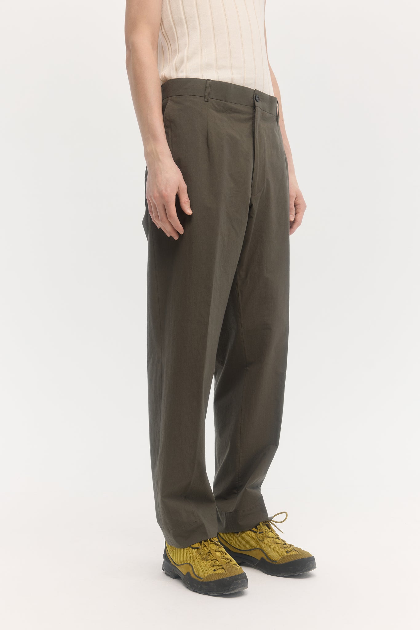 Pantalon droit en popeline typewriter olive foncé