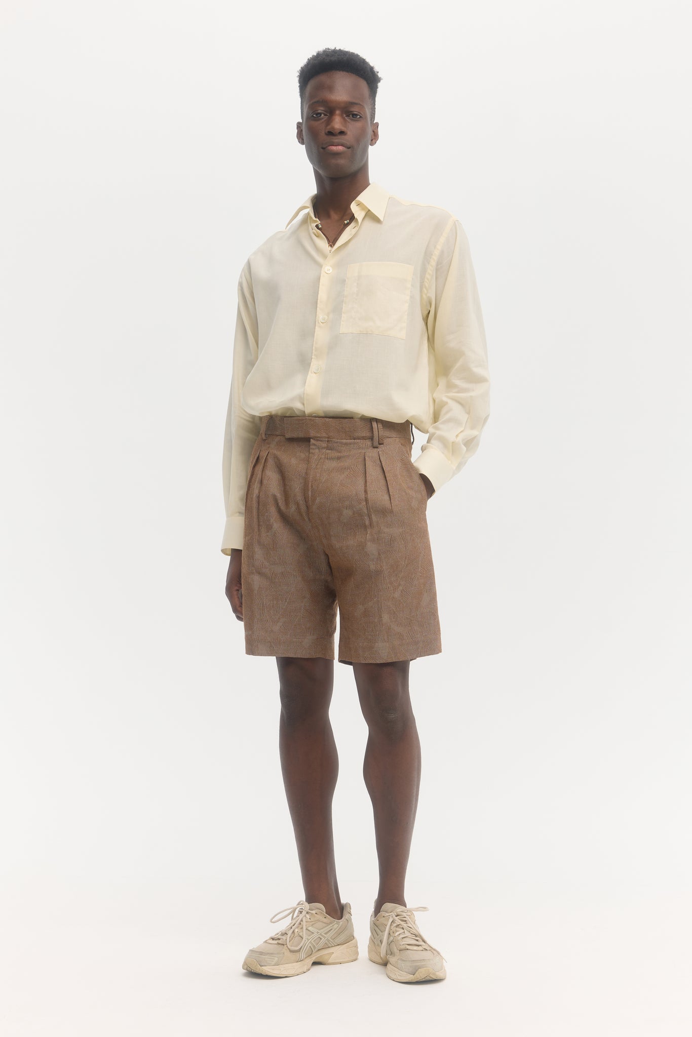 Iridescent light brown foliage jacquard tailored shorts