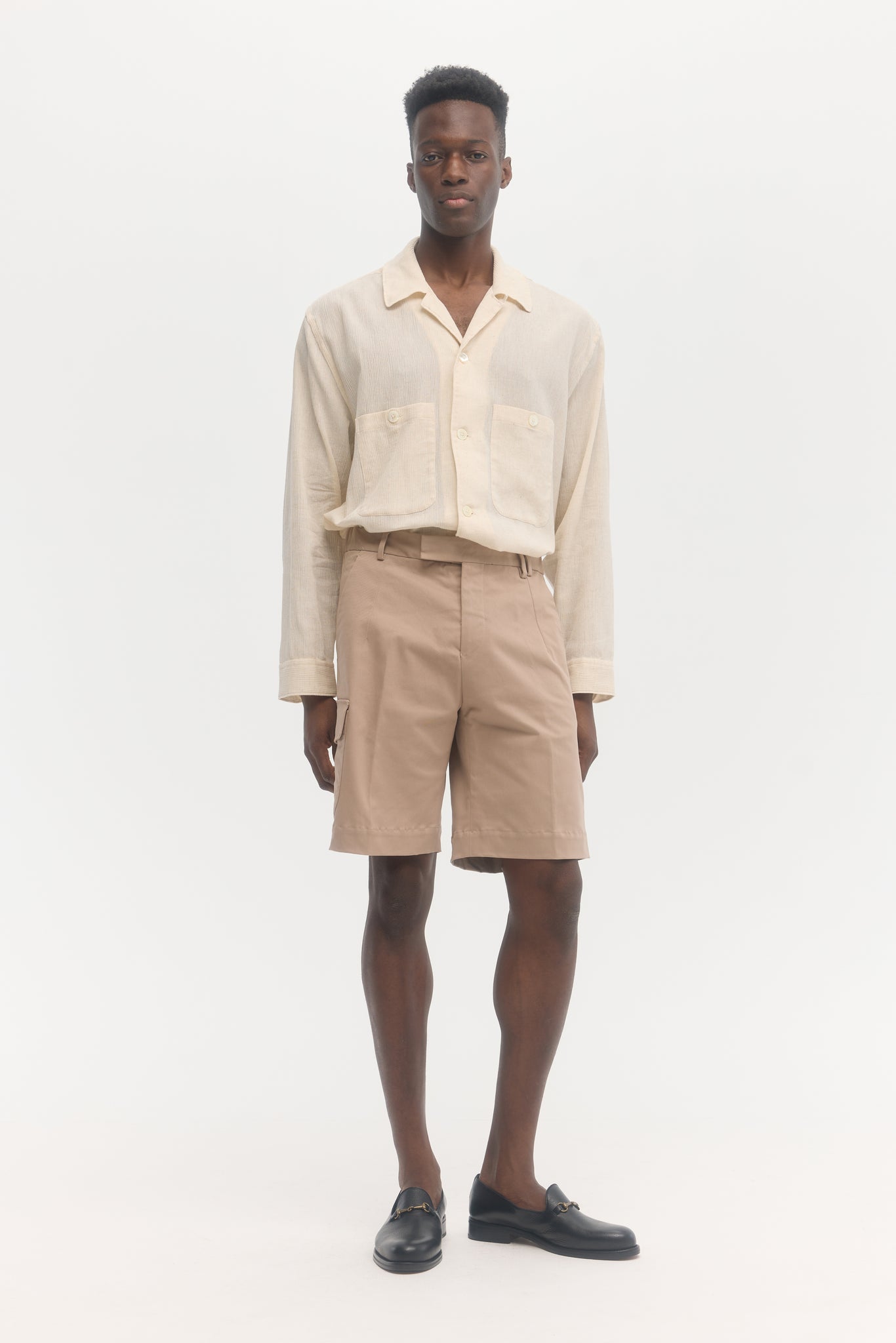 Short cargo en gabardine de coton taupe