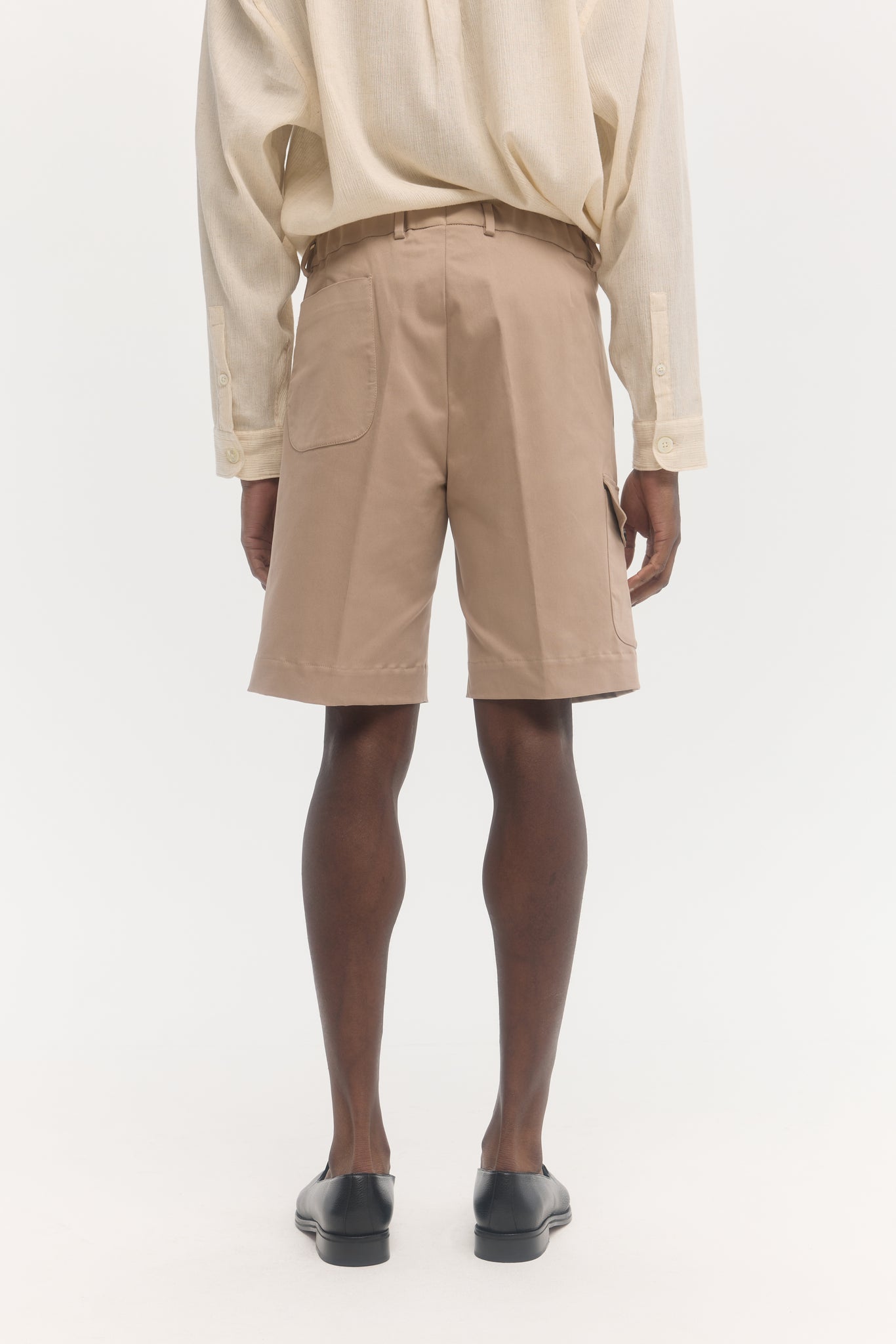 Short cargo en gabardine de coton taupe