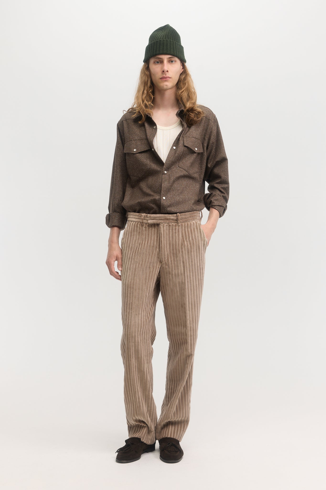 Pantalon droit en velours côtelé épais beige marron