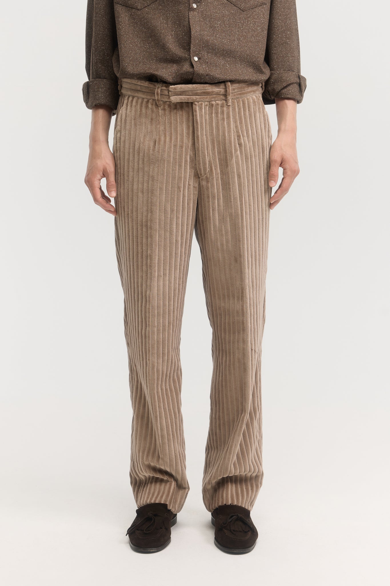 Pantalon droit en velours côtelé épais beige marron