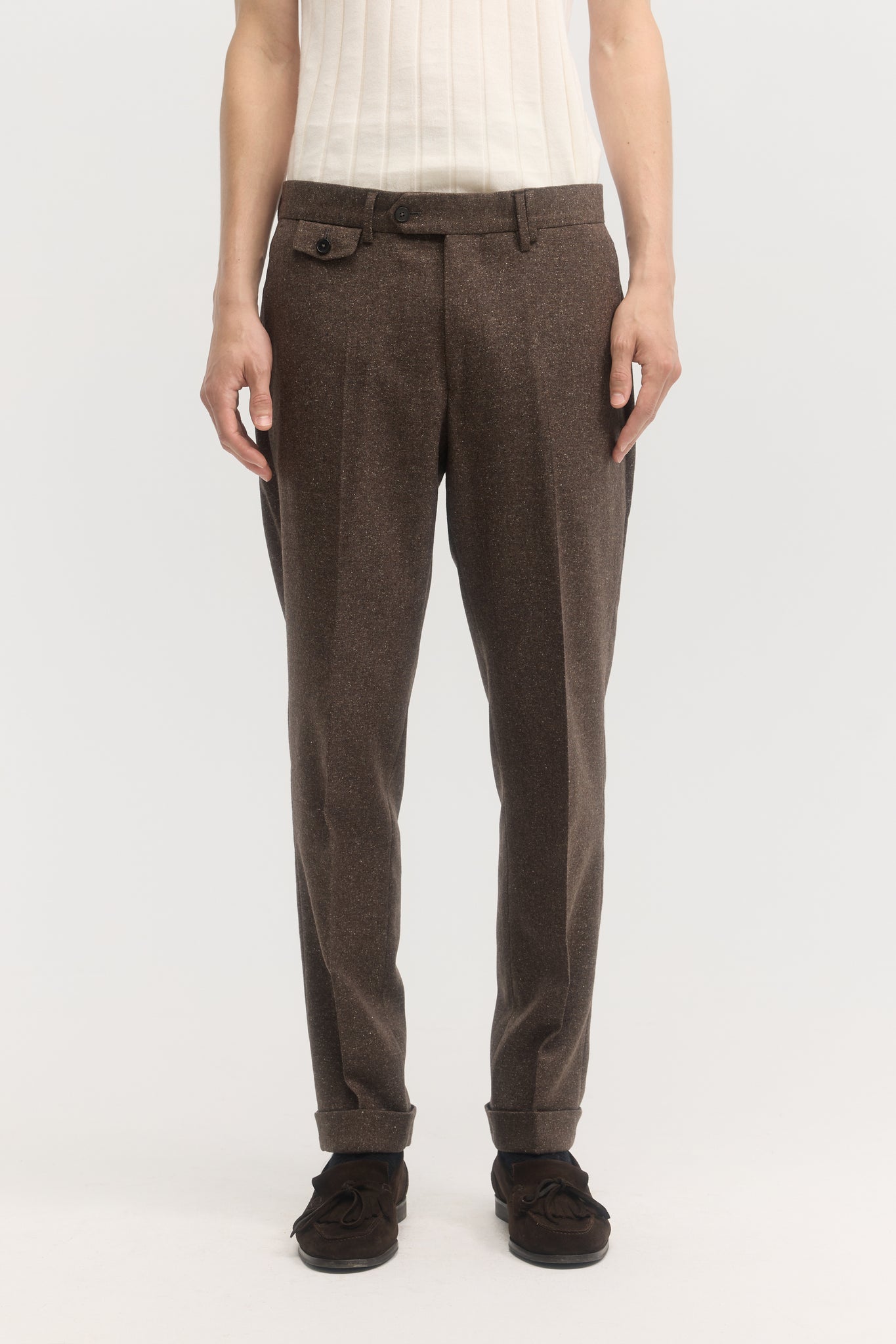 Pantalons fuselés en laine soie muscade