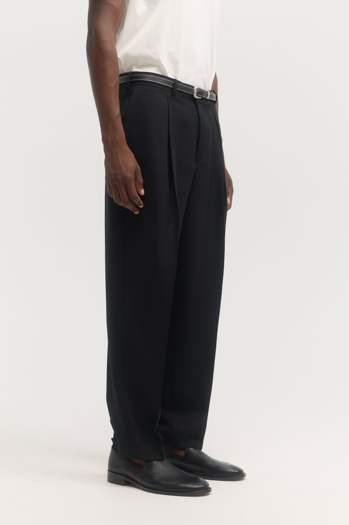 Pantalons parachute en laine vierge sergé noir