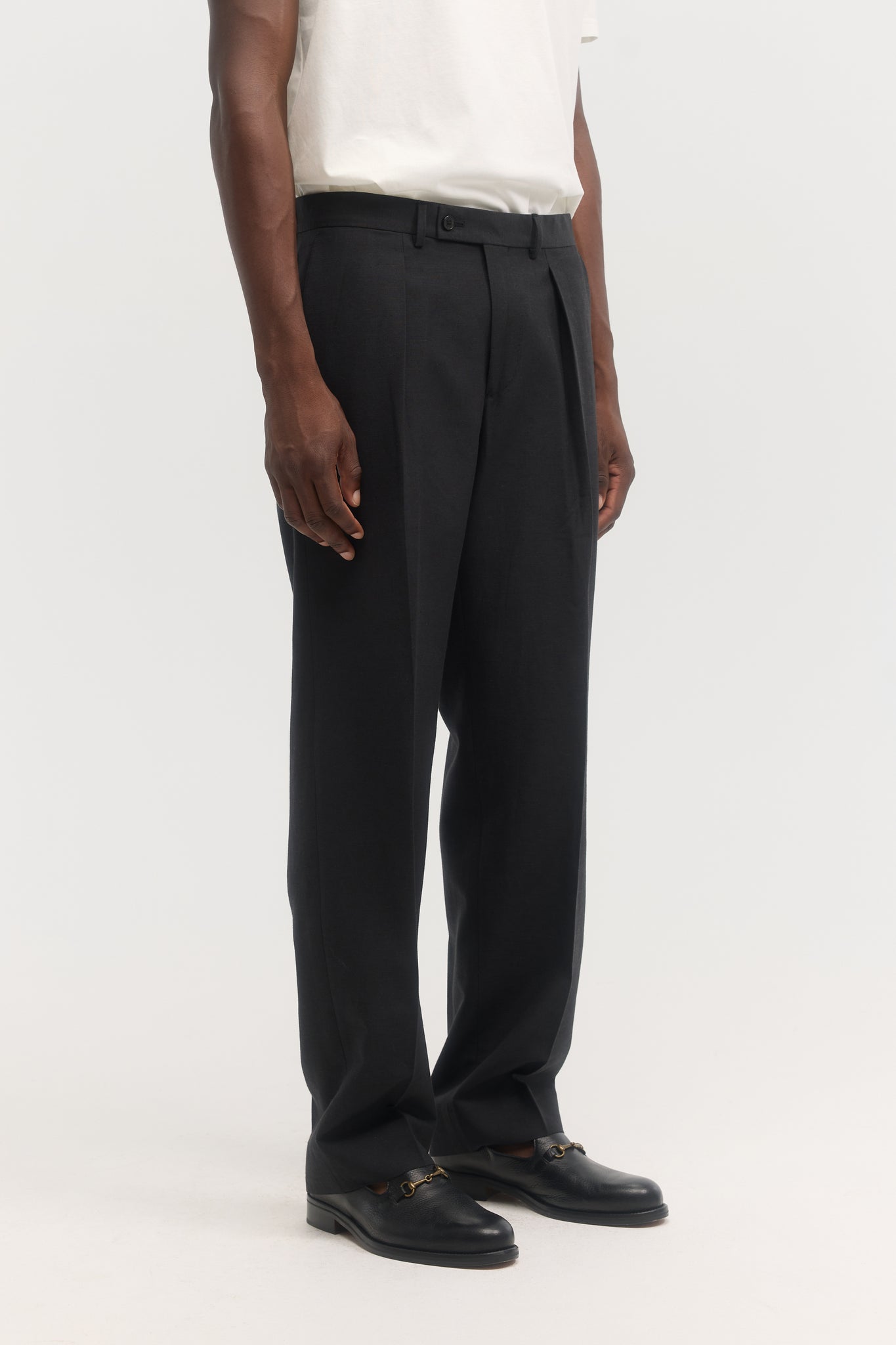 Pantalon droit en laine coton et lin noir