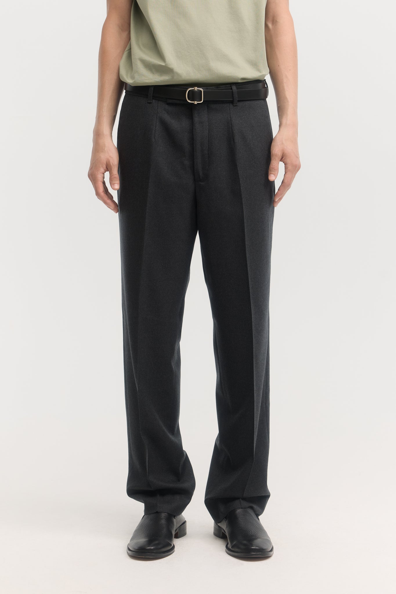 Pantalon droit en flanelle de laine de charbon