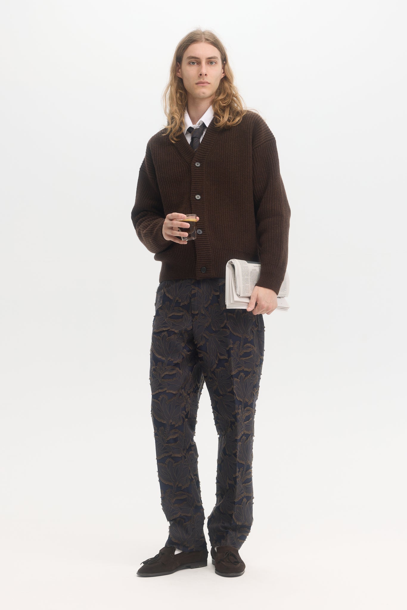 Pantalons droits à jacquard botanique marine et marron