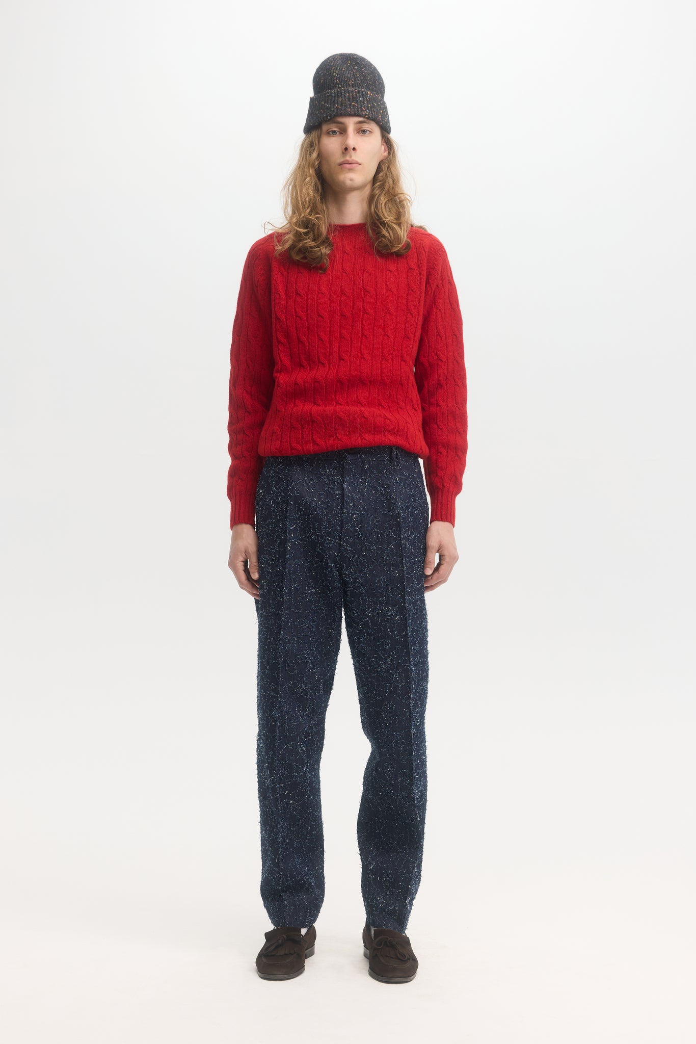 Pantalons droits plissés en denim brut usé