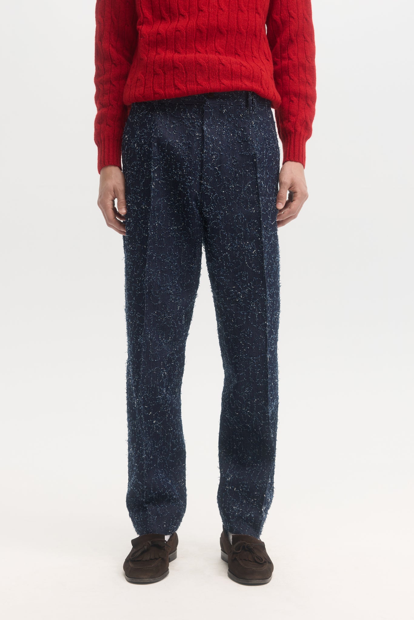 Pantalons droits plissés en denim brut usé