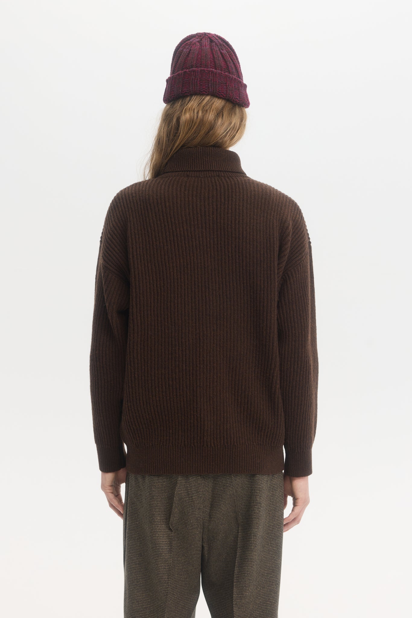 Pull à col roulé en laine mérinos brun café
