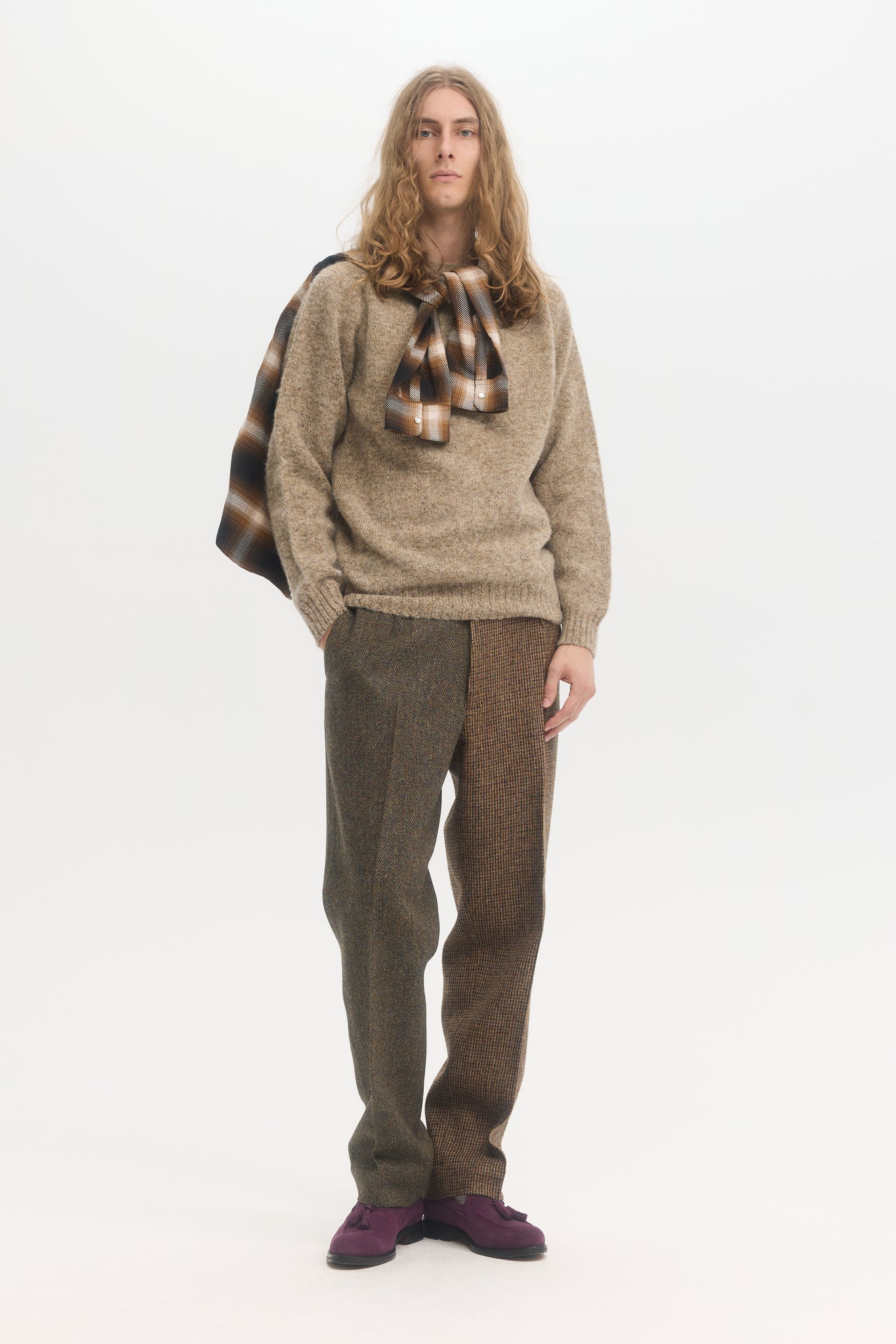 Pull en laine shetland brossée taupe