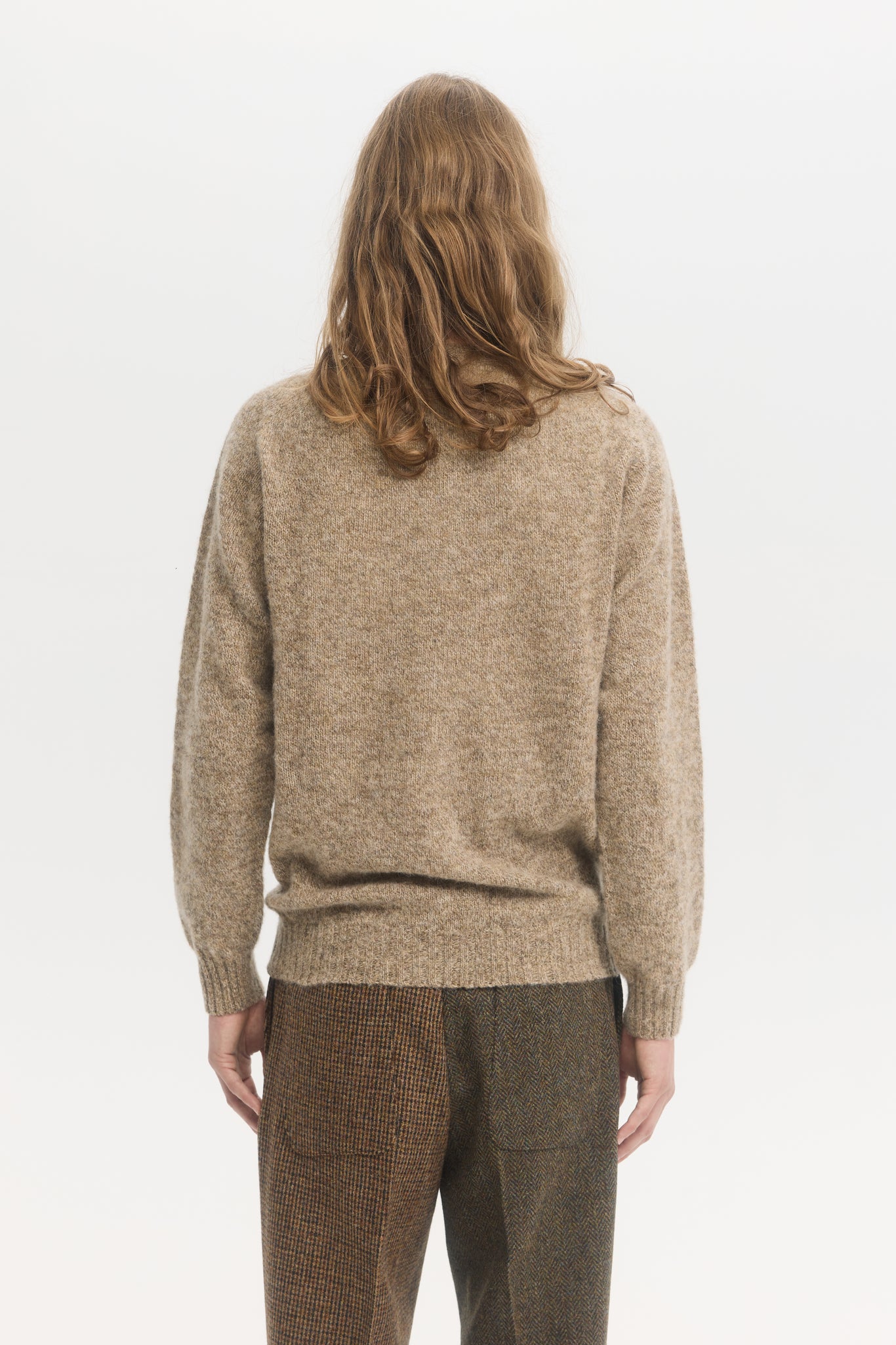 Pull en laine shetland brossée taupe