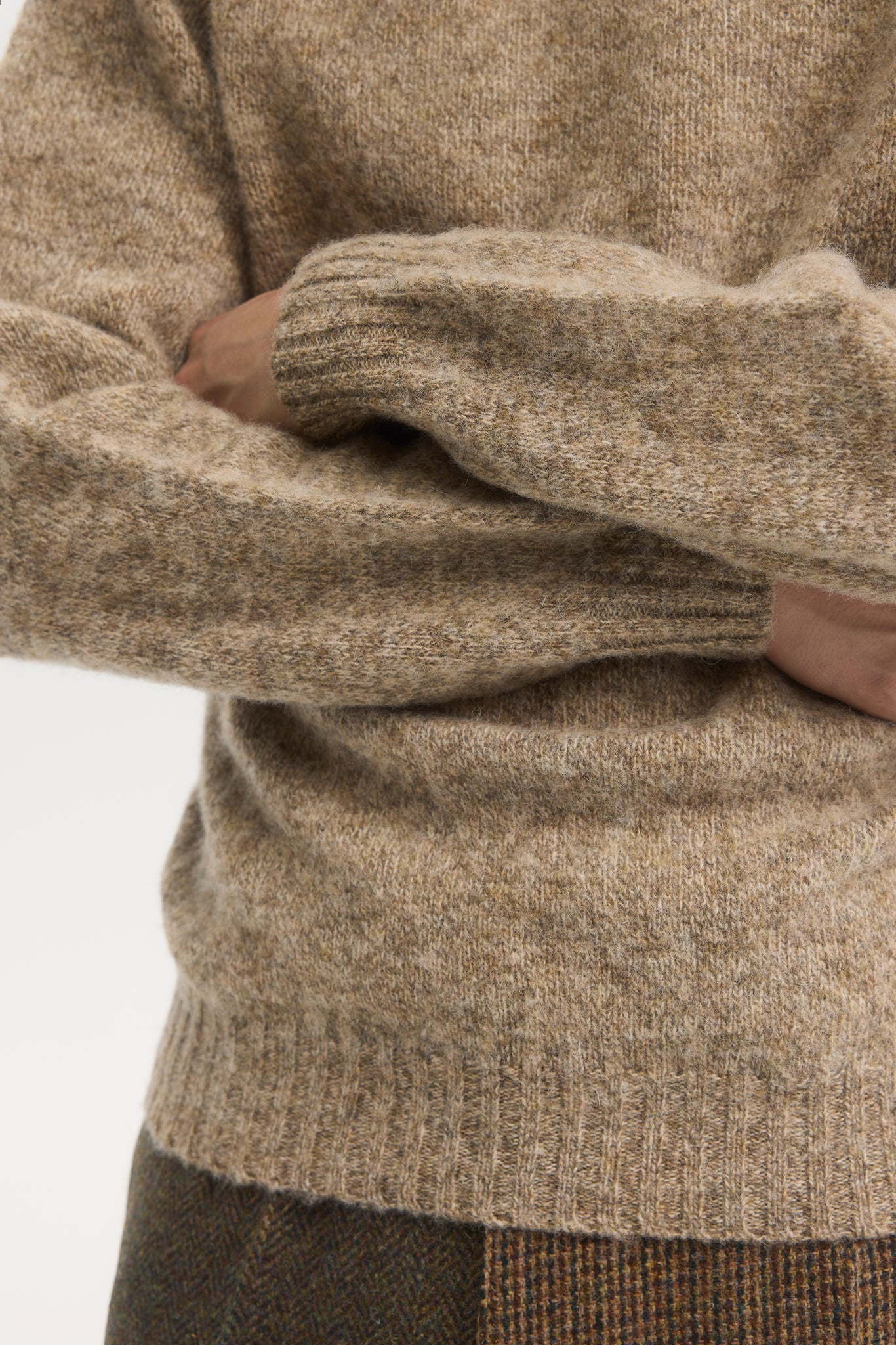 Pull en laine shetland brossée taupe