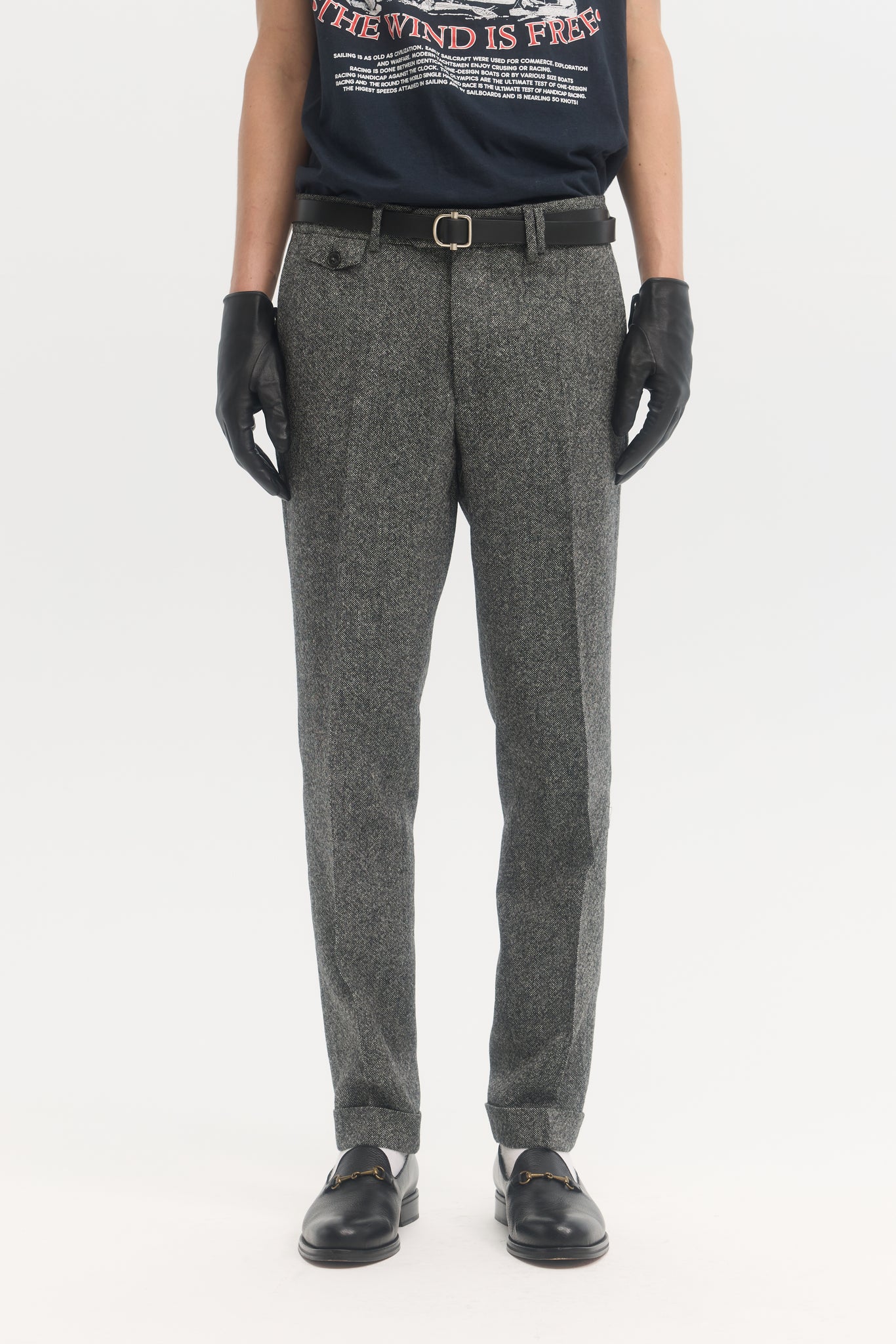 Pantalon fuselé en tweed de laine vierge gris