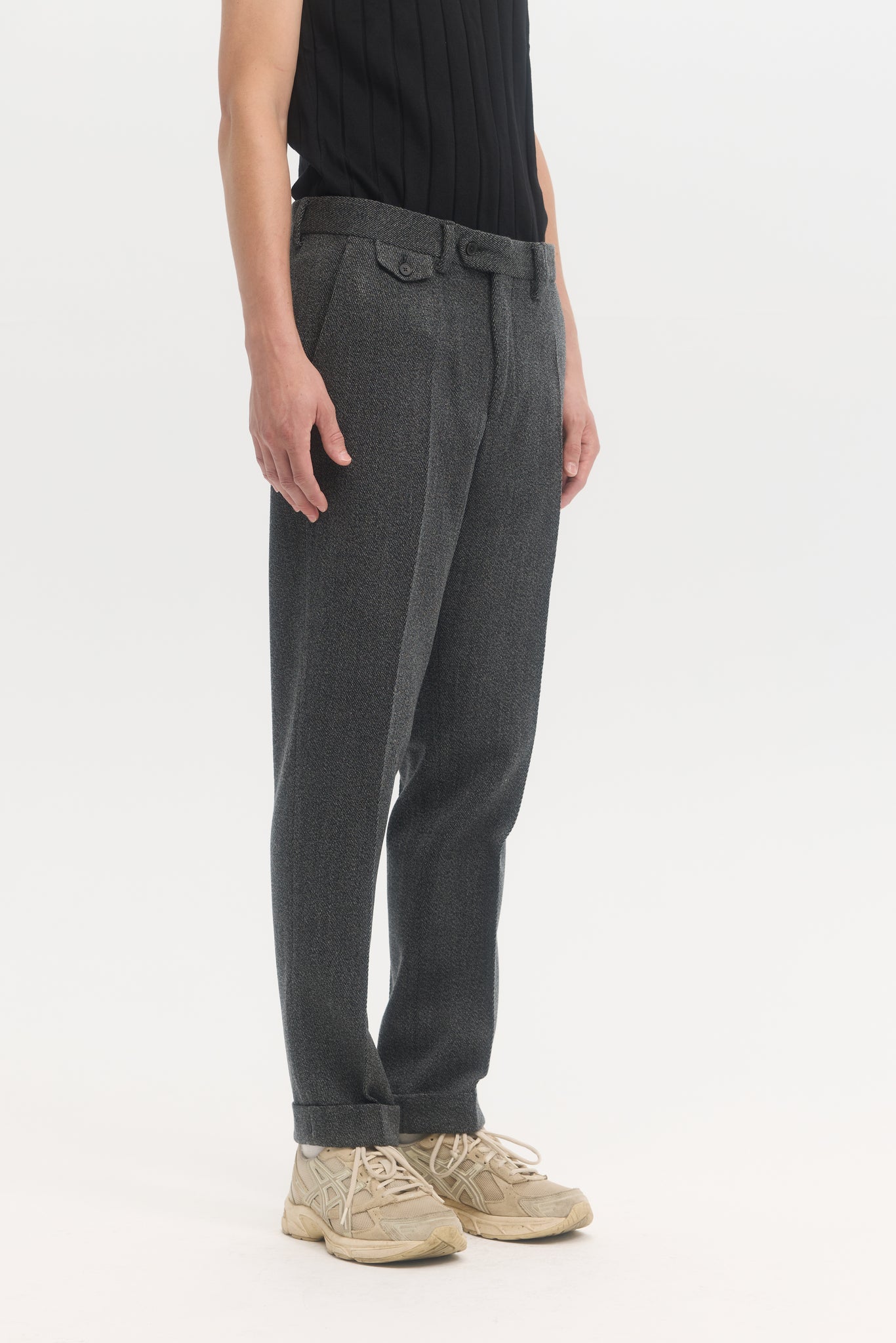 Pantalon fuselé en gabardine mélangée charbon