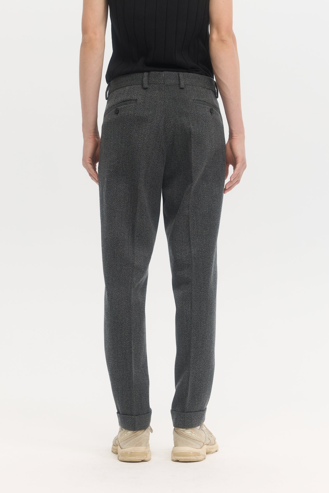 Pantalon fuselé en gabardine mélangée charbon