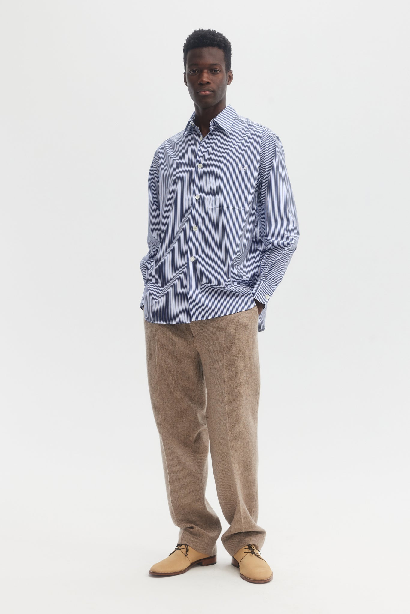 Chemise ample à rayures bleues en popeline glacée avec logo brodé