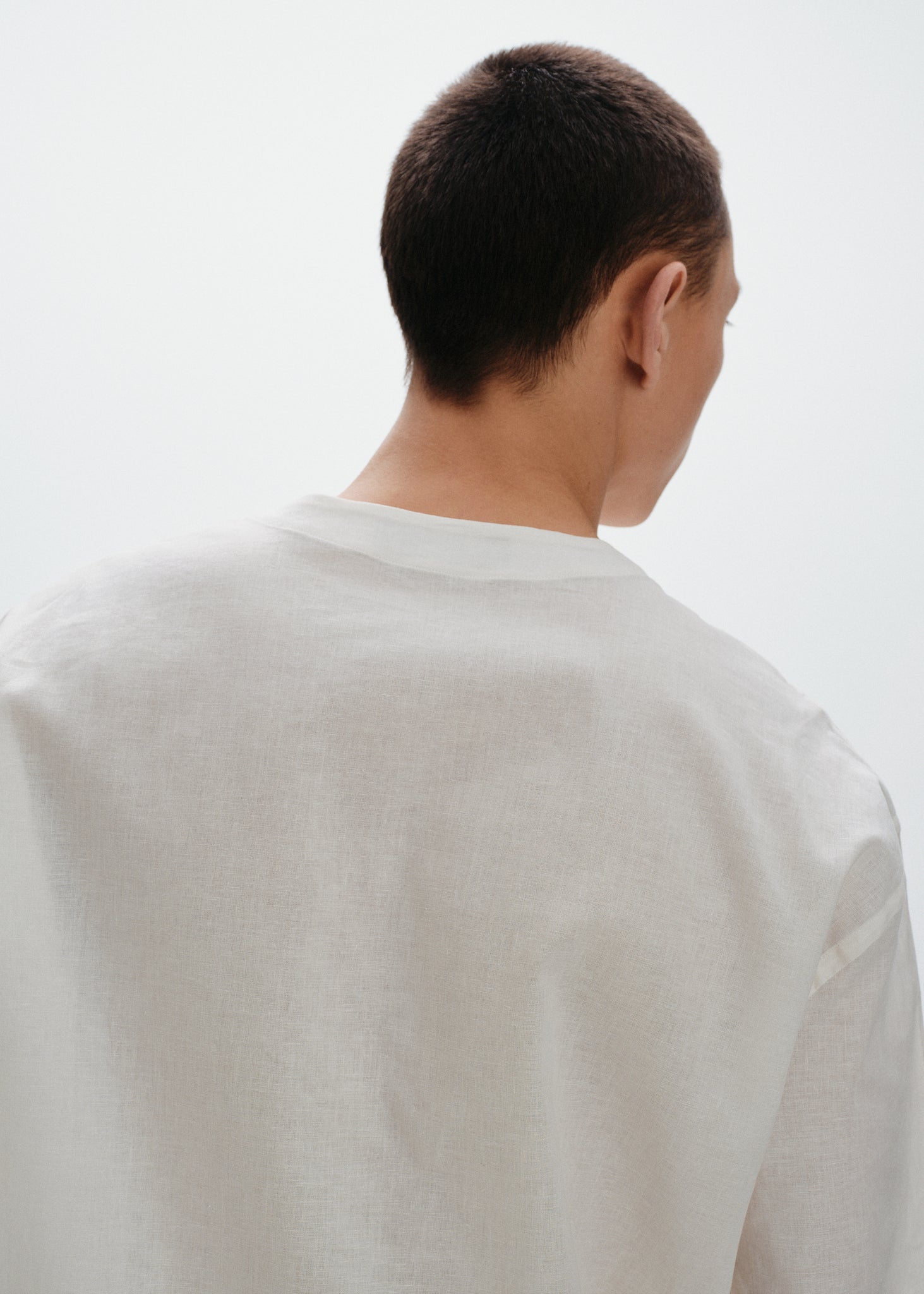 White linen cotton short sleeve t-shirt
